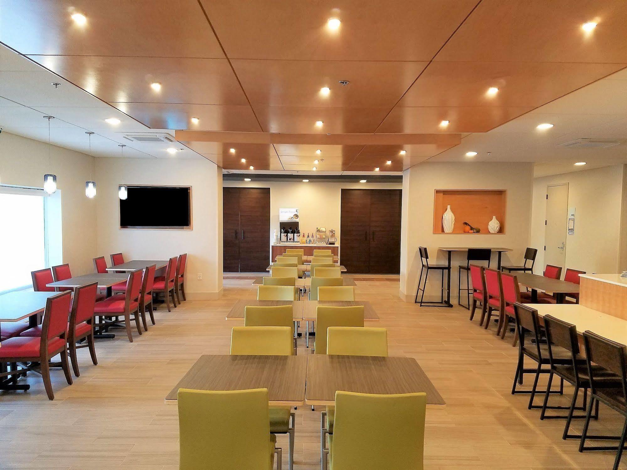 Holiday Inn Express Baltimore BWI Airport West By Ihg Hanover Exterior foto
